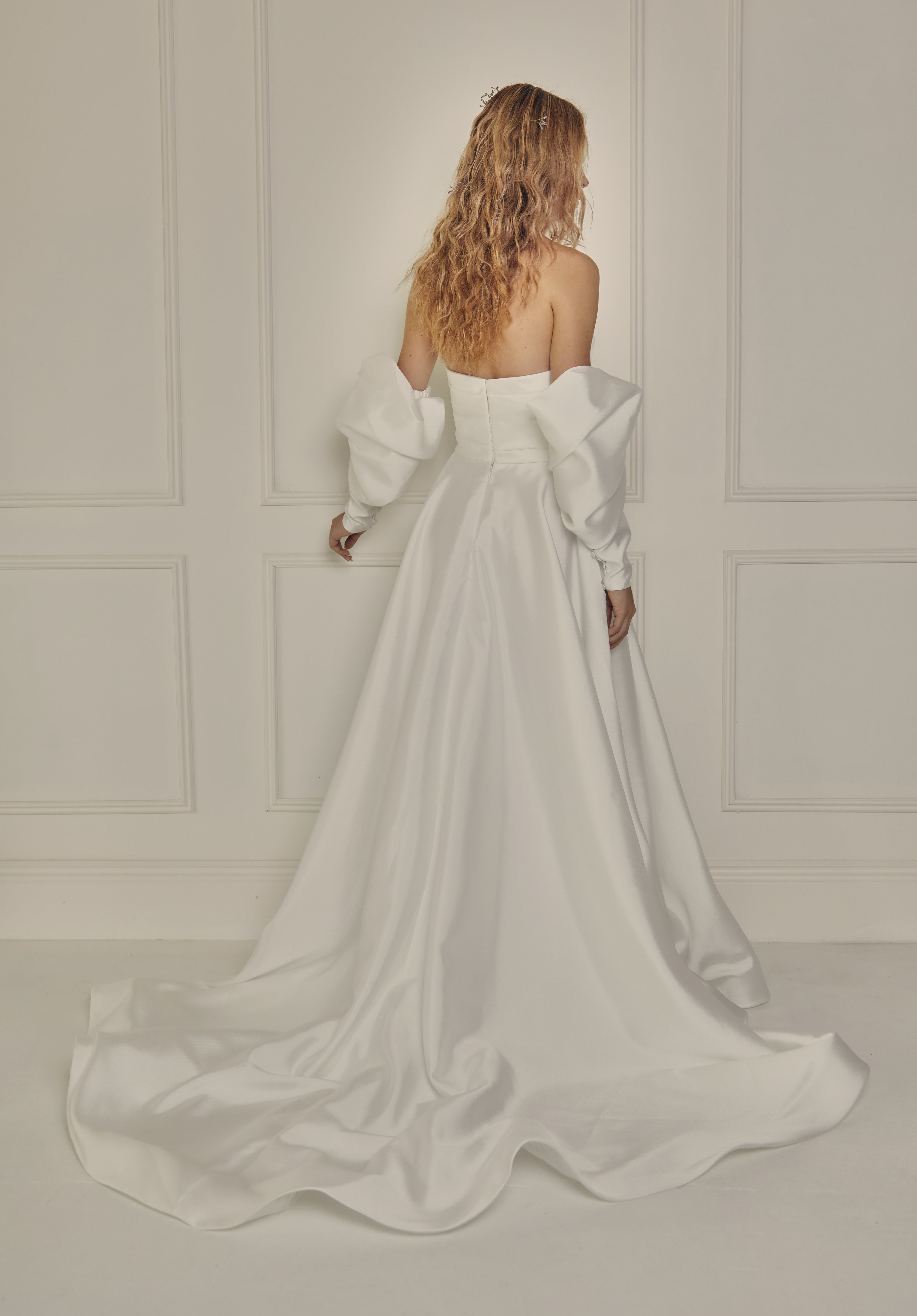 Temple by Bo & luca Elodie Gown Tulip sleeve
